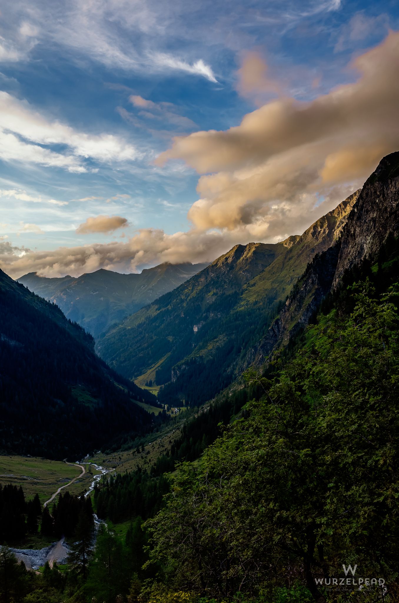 Bergwetterstimmung beim Blick talauswärts